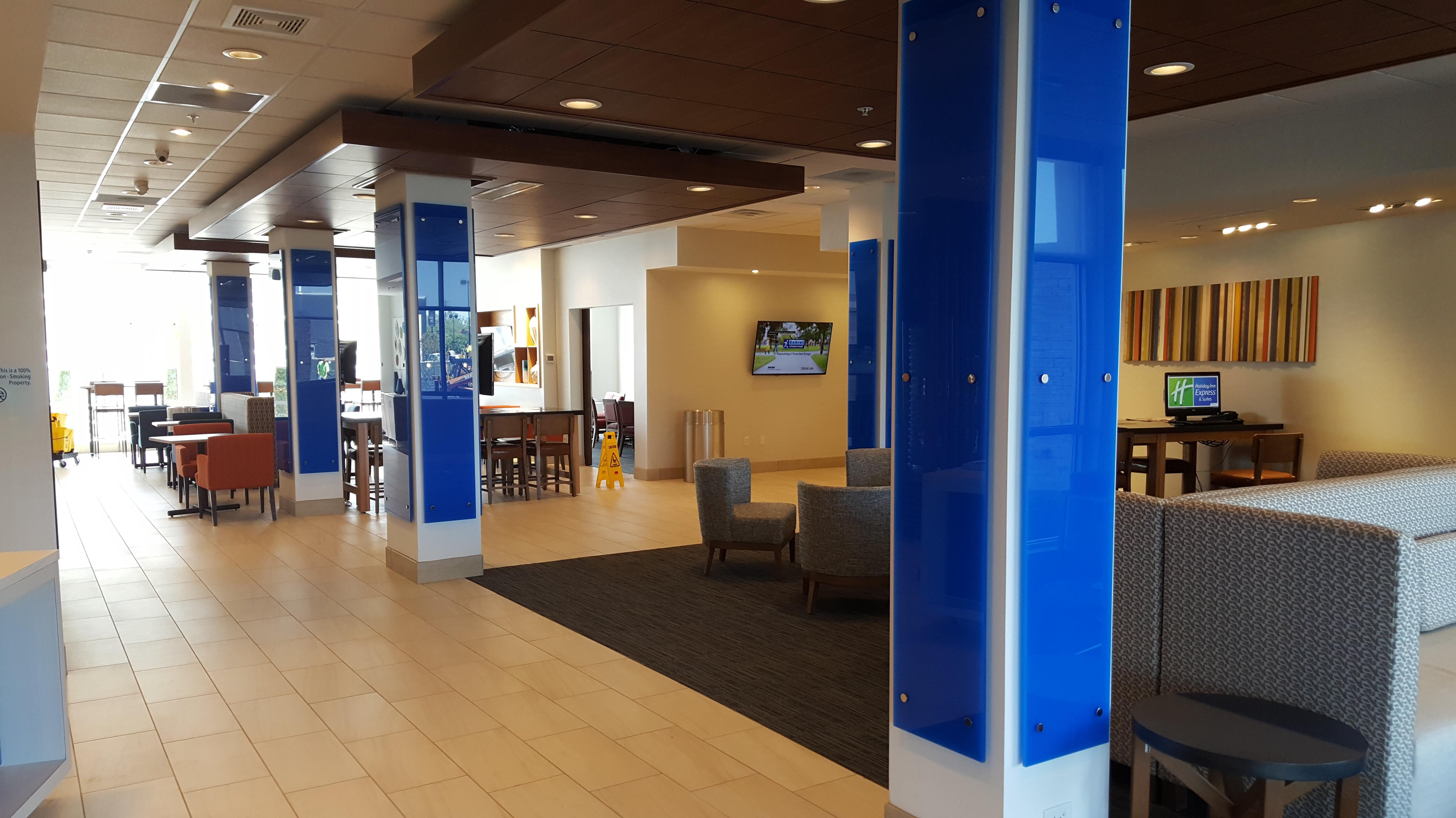 Holiday Inn Express & Suites Toledo West By Ihg Exterior photo
